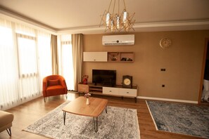 Deluxe Suite | Living area