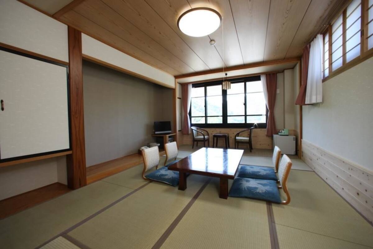 Phòng truyền thống (Japanese Style Family) | Két bảo mật tại phòng 