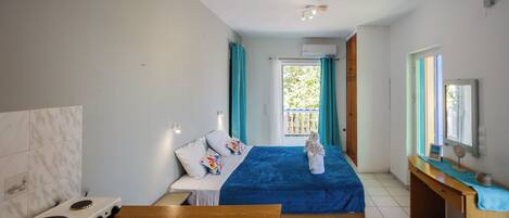 Chambre Double | Fer et planche à repasser, Wi-Fi gratuit, draps fournis