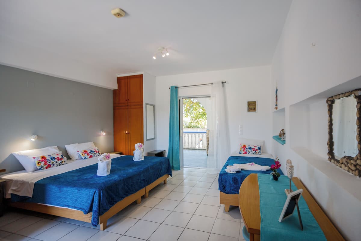 Quarto triplo | 1 quarto, ferros/tábuas de passar roupa, Wi-Fi de cortesia
