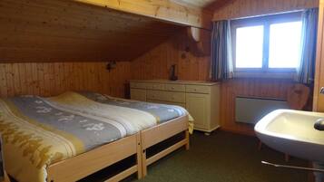 6 Schlafzimmer, Bügeleisen/Bügelbrett, kostenloses WLAN, Bettwäsche