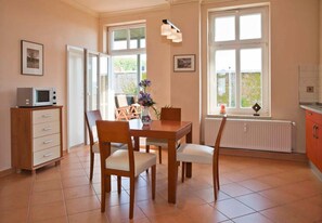Dining - Apartment II - Villa Elfriede (Sassnitz)