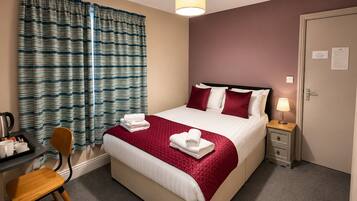 Double Room | Blackout drapes, iron/ironing board, free WiFi, bed sheets