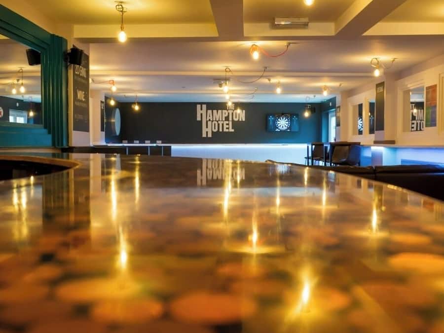 Breakfast and dinner served