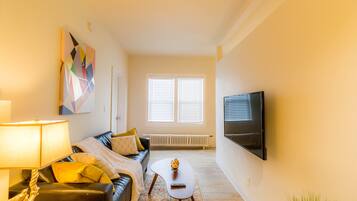 Télévision, cheminée