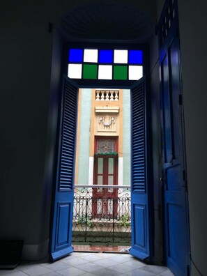 Televisión de 32 pulgadas con canales digitales