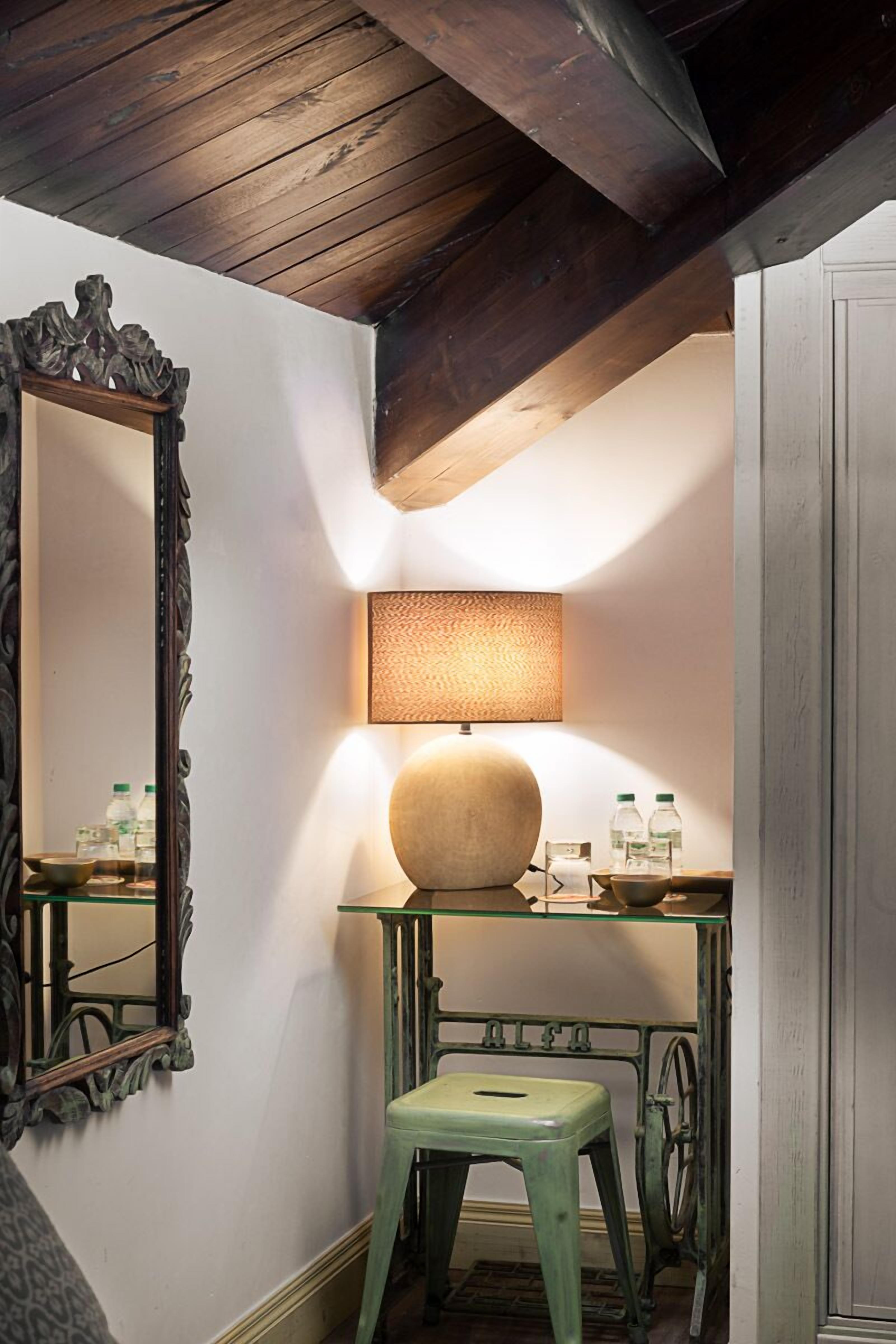 standard room, mountain view (trea) | premium bedding, down duvets, in-room safe, individually decorated