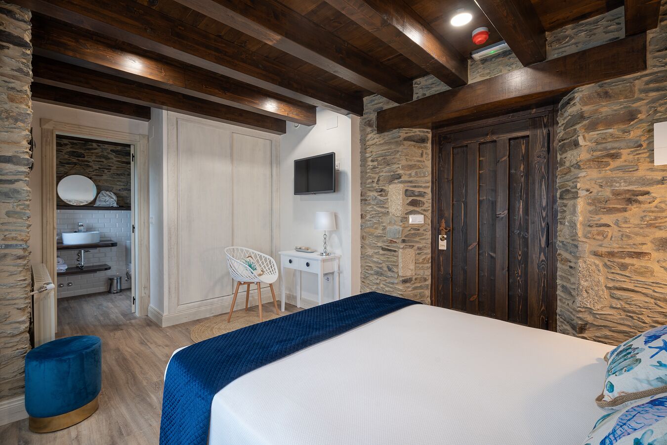 standard room, mountain view (key west) | premium bedding, down duvets, in-room safe, individually decorated