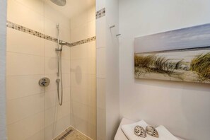 Chuveiro, secador de cabelo