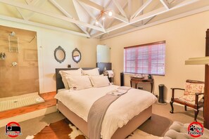 Deluxe Double Room | Premium bedding, down duvets, individually decorated - Cinzaco Dullstroom (Dullstroom)