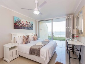 Departamento de lujo, 3 habitaciones | 3 habitaciones, ropa de cama de alta calidad y escritorio