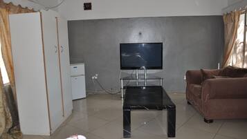 Standard Twin Room | Television
