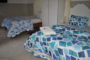 Minibar, individually decorated, individually furnished, desk - Willu Executive Lodge (Livingstone)