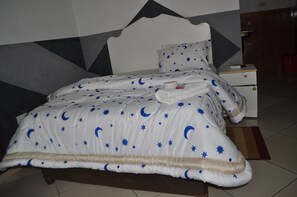 Standard Double Room | Minibar, individually decorated, individually furnished, desk - Willu Executive Lodge (Livingstone)