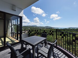 Kamer (Top Floor) | Uitzicht vanaf balkon