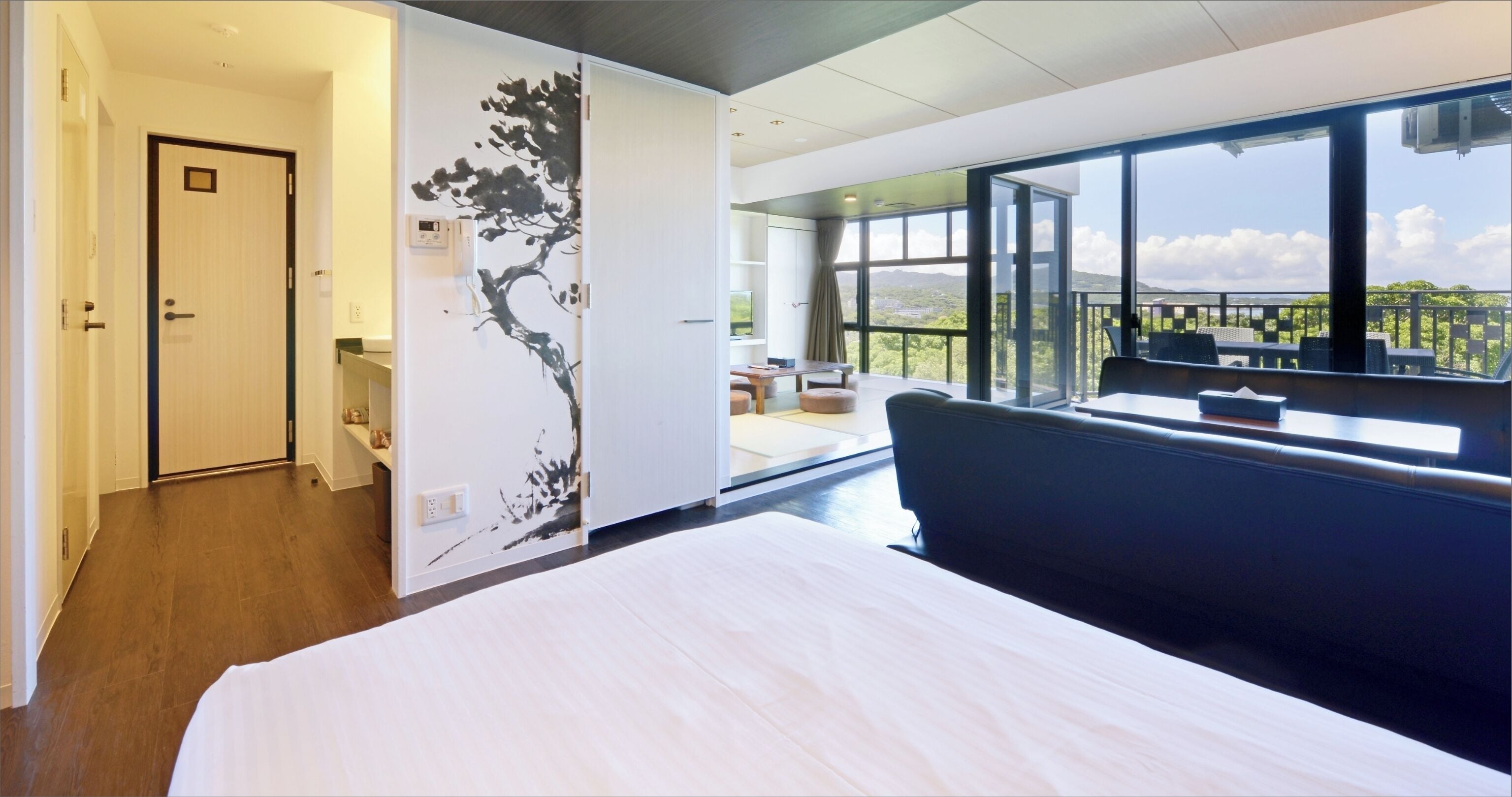 Top Floor | 1 bedroom, desk, free WiFi