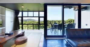 Rom (Top Floor) | 1 soverom, skrivebord og wi-fi (inkludert)