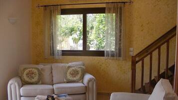 Villa (Oleander) | Wohnbereich | Flachbildfernseher, DVD-Player