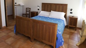 Double Room (Camera 1)