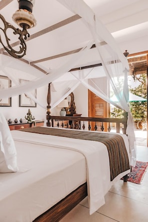 Classic Double Room | Minibar, in-room safe, individually decorated, individually furnished - Villa SPACE (Unawatuna)