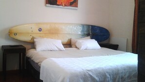 Double Room | Iron/ironing board (on request), free WiFi, bed sheets - Shark Shack Backpackers (Mossel Bay)