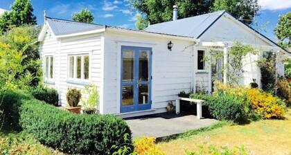 Ploughman's Cottage - Bay of Islands Getaway