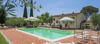 Villa Beboli per 18 pax by Interhome
