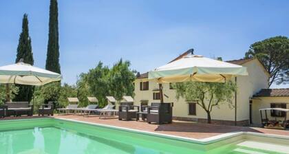 Villa Beboli per 18 pax by Interhome