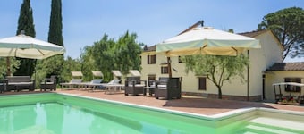 Villa Beboli per 18 pax by Interhome