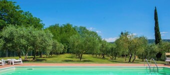 Villa Beboli per 18 pax by Interhome