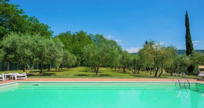 Villa Beboli per 18 pax by Interhome