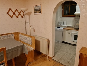 Refrigerador, microondas, horno y lavavajillas 