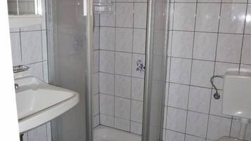 Dusche, Handtücher, Toilettenpapier