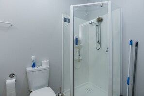 Douche, sĂšche-cheveux