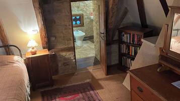 5 Schlafzimmer, Bügeleisen/Bügelbrett, kostenloses WLAN