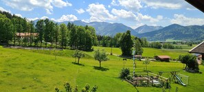 Unclassified image, 5 of 17, button - Maria Schnitzenbaumer - Schnitzenbaumer Maria (Fischbachau)