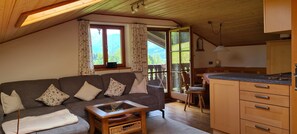 Unclassified image, 5 of 17, button