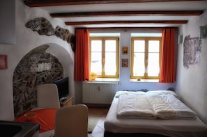 1 chambre, lit parapluie, Wi-Fi, draps fournis