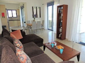 Smart TV, libri, impianto stereo