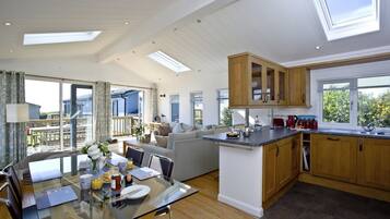 Luxury Lodge (Salty Dog) | In-room dining