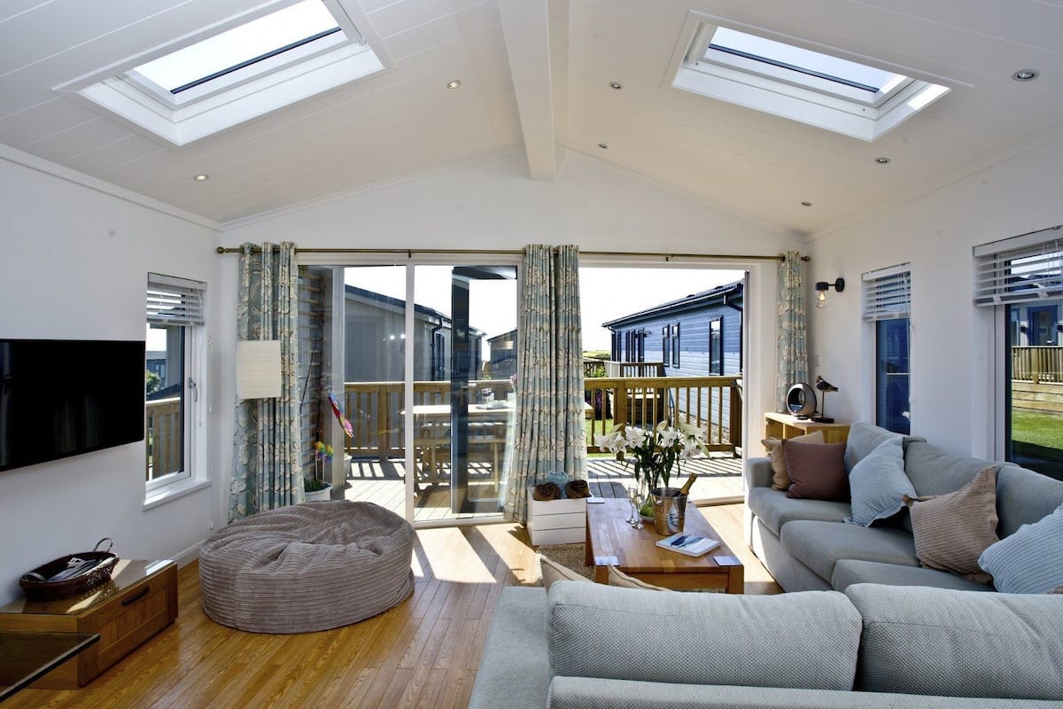 Luxury Lodge (Salty Dog) | Living room | Flat-screen TV