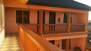 تفاصيل الفندق من الخارج