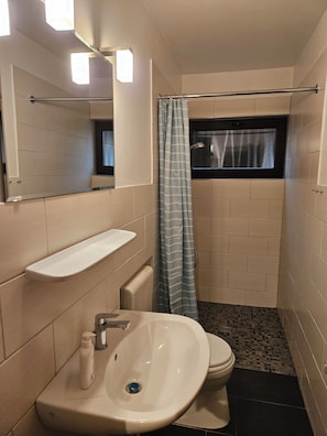 Shower, hair dryer, towels - North Sea vacation in St.Peter-Ording _ Holiday home in a wonderful quiet location (St.Peter-Ording)