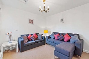 ดูเพล็กซ์, พร้อมสิ่งอำนวยความสะดวกสำหรับผู้พิการ, ห้องน้ำในตัว (2 Bedroom Maisonette) | 2 ห้องนอน