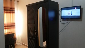 Deluxe-enkeltværelse | Individuelt design, individuel indretning, skrivebord