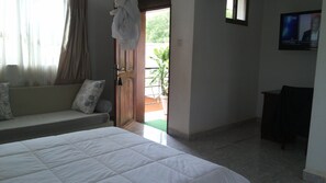 Executive Suite | Premium bedding, individually decorated, individually furnished, desk