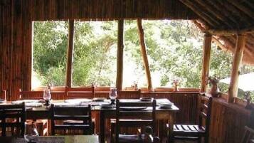 Free daily English breakfast