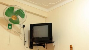 Unclassified image, 4 of 19, button - Visitors Inn (Mbale)
