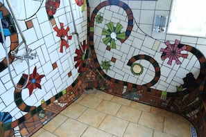 Dusche, Handtücher, Seife, Toilettenpapier
