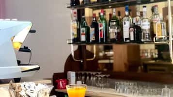 Bar (trong khuôn viên)